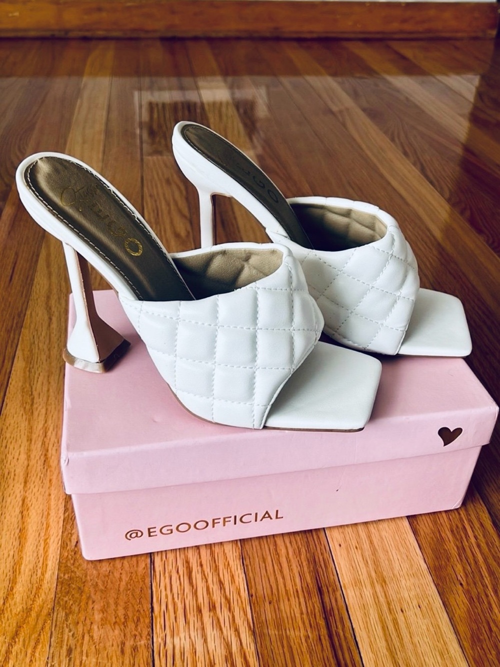 Ego by stassi white Heels size 6